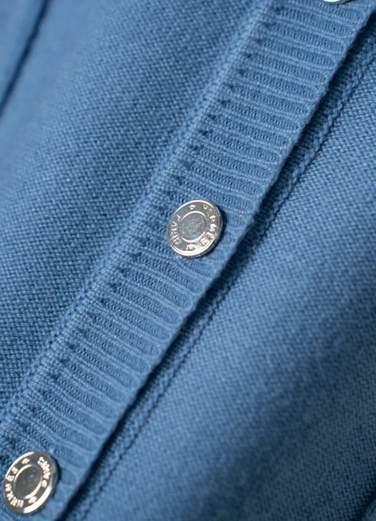 Hermès Ladies V Neck Embossed Jacquard Wool Knit Cardigan Metal Button Sweater Coat - Image 4